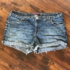 Arizona Blue Jean Shorts!💙